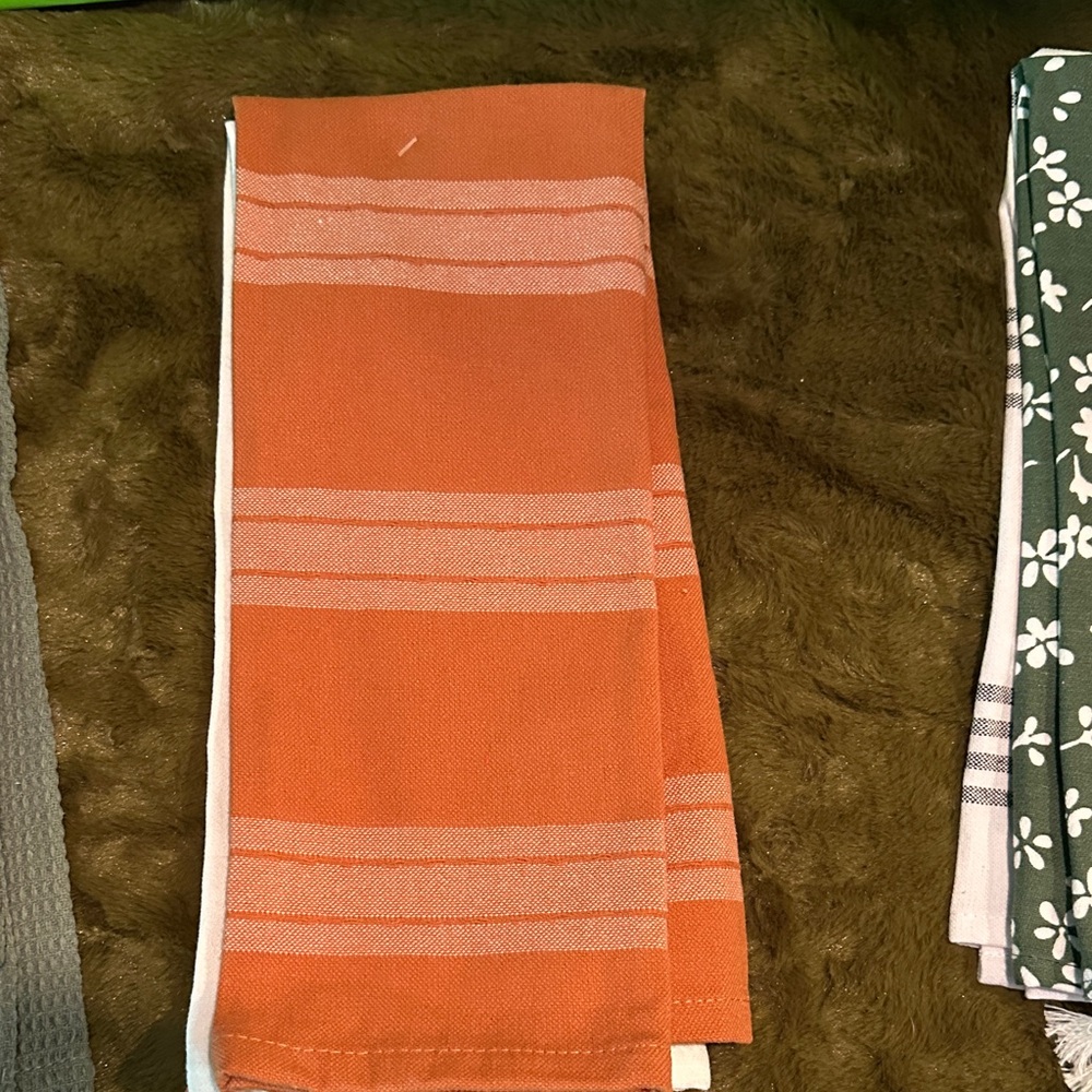 Colorful Text Hand Towels Set - Picture 6 of 9